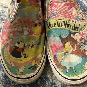 Rare Disney Princess Vans Alice in Wonderland Slip-On Size 10 Women’s